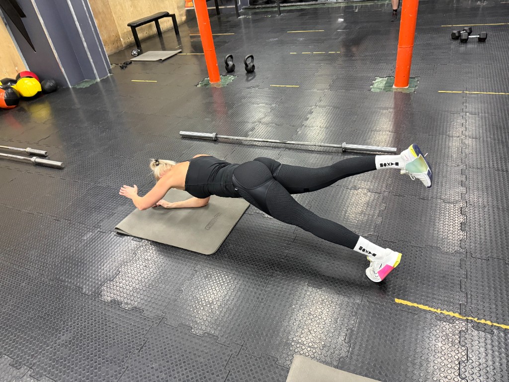 Планка на тренировке